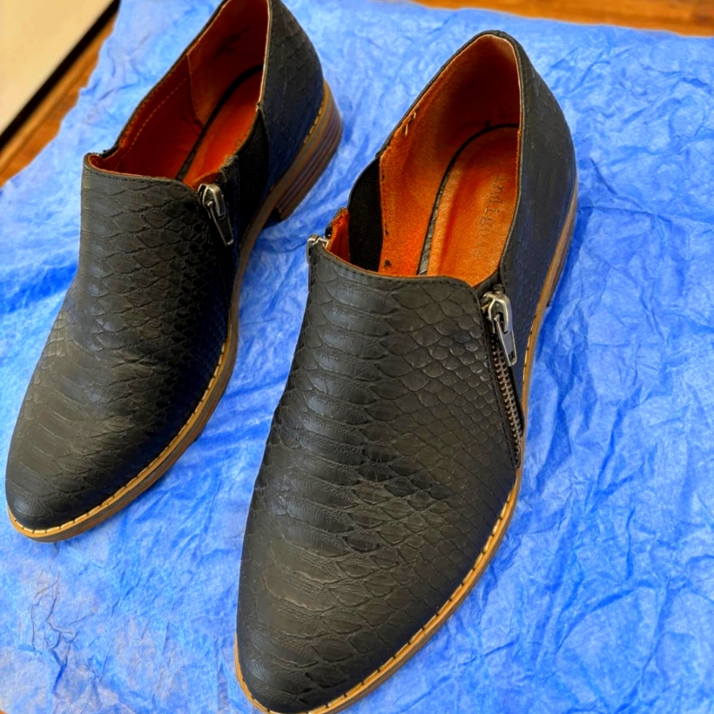 Indigo Rd. Hallona Booties size 7M